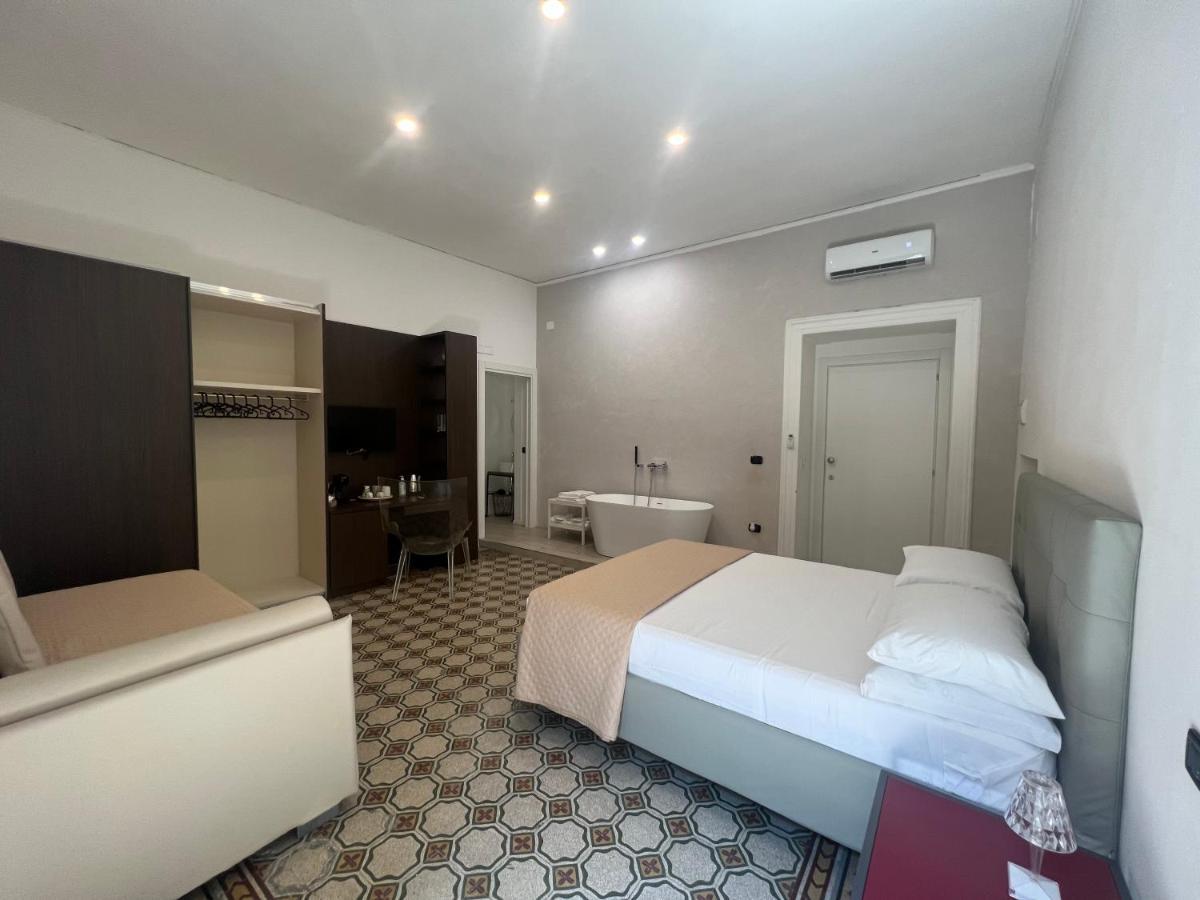 La Piazza Suite Napoli Exterior foto