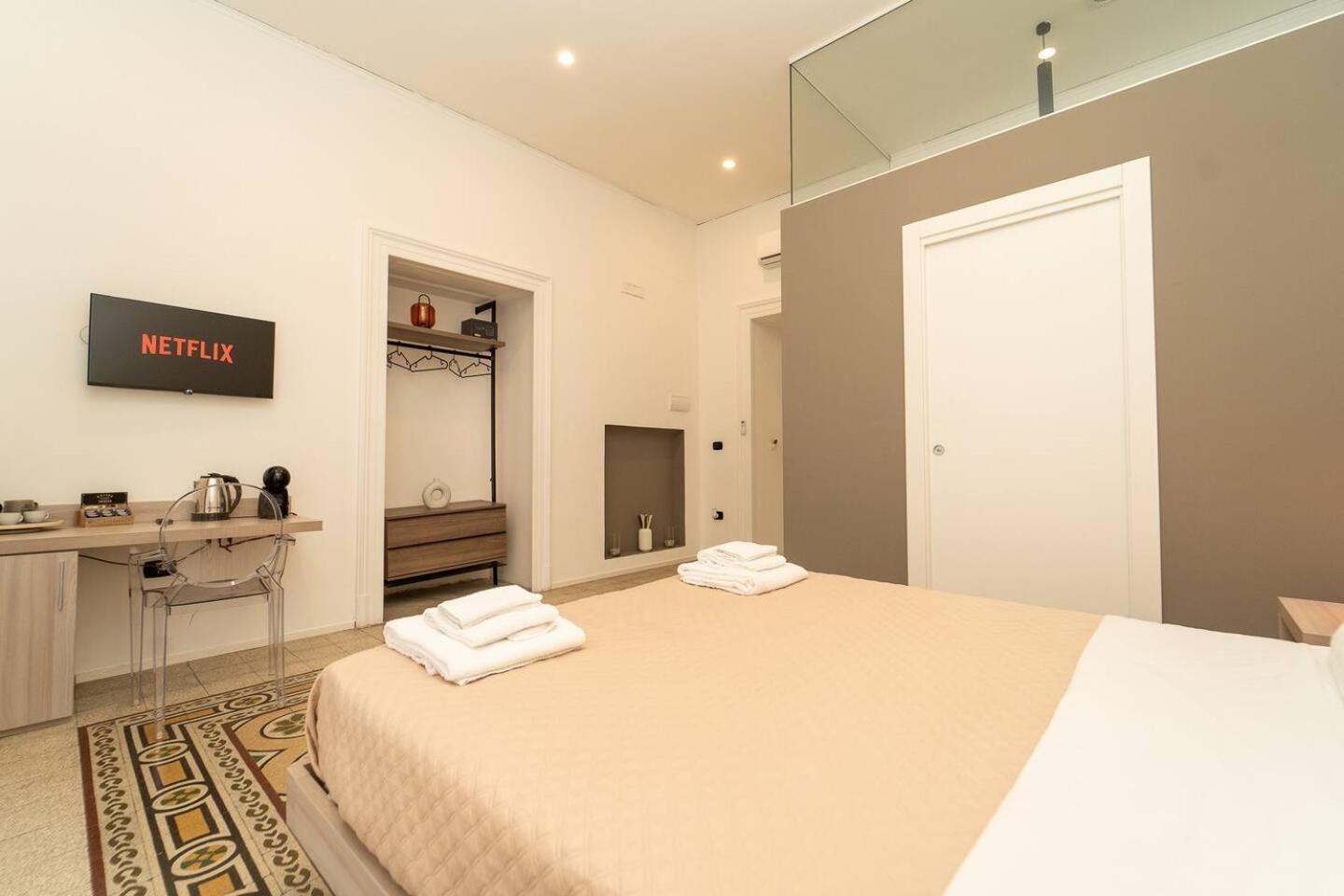 La Piazza Suite Napoli Exterior foto